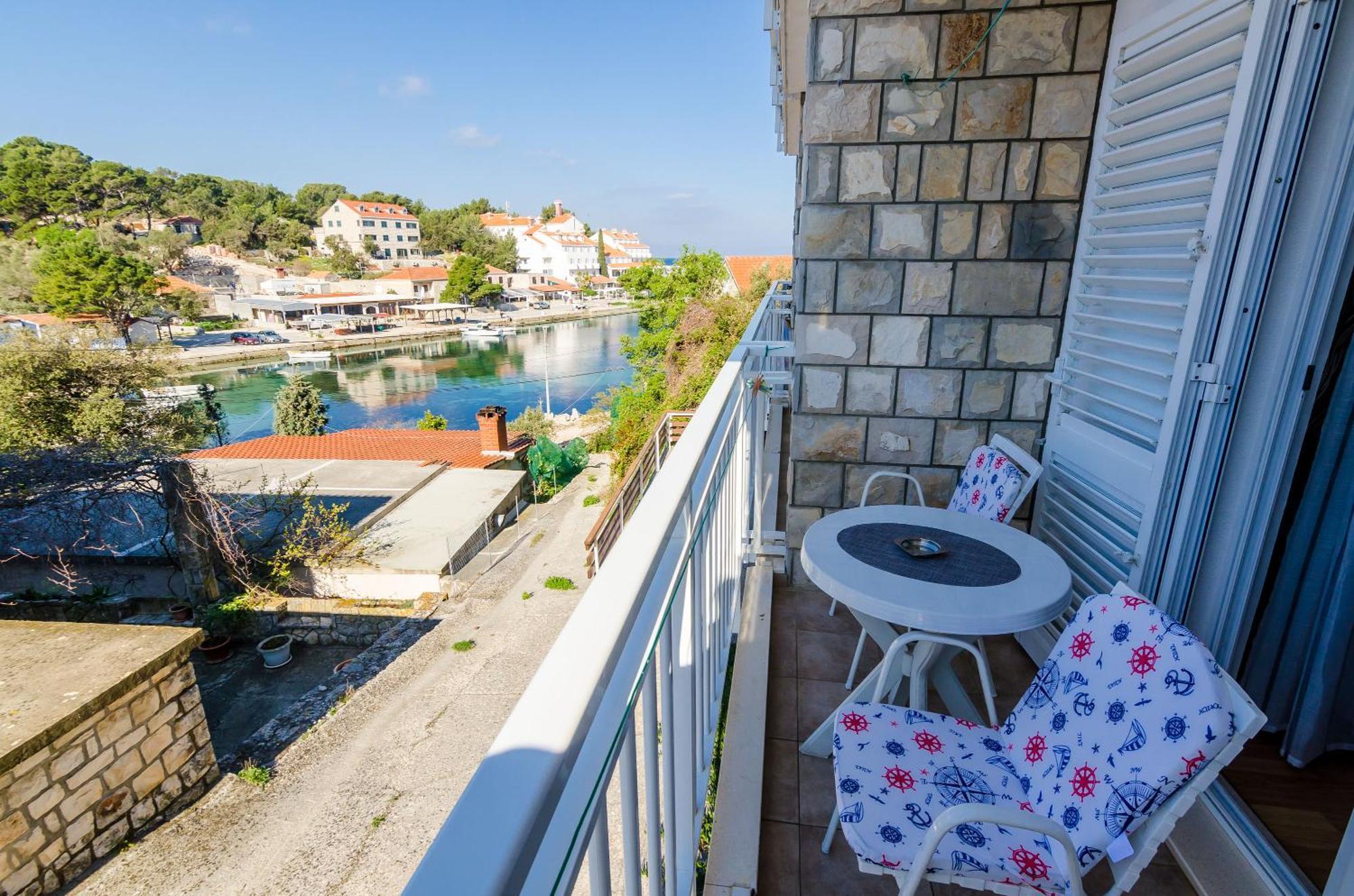 Apartments Lorena Mljet Pomena Exteriör bild