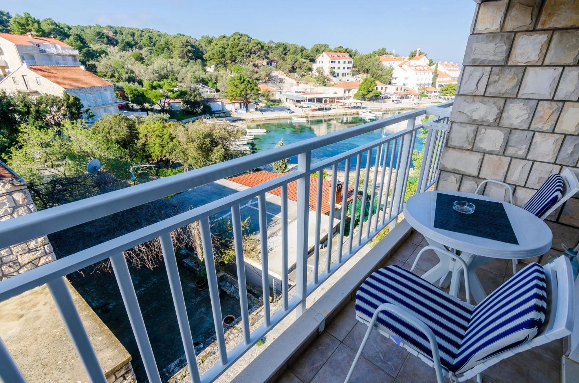 Apartments Lorena Mljet Pomena Exteriör bild